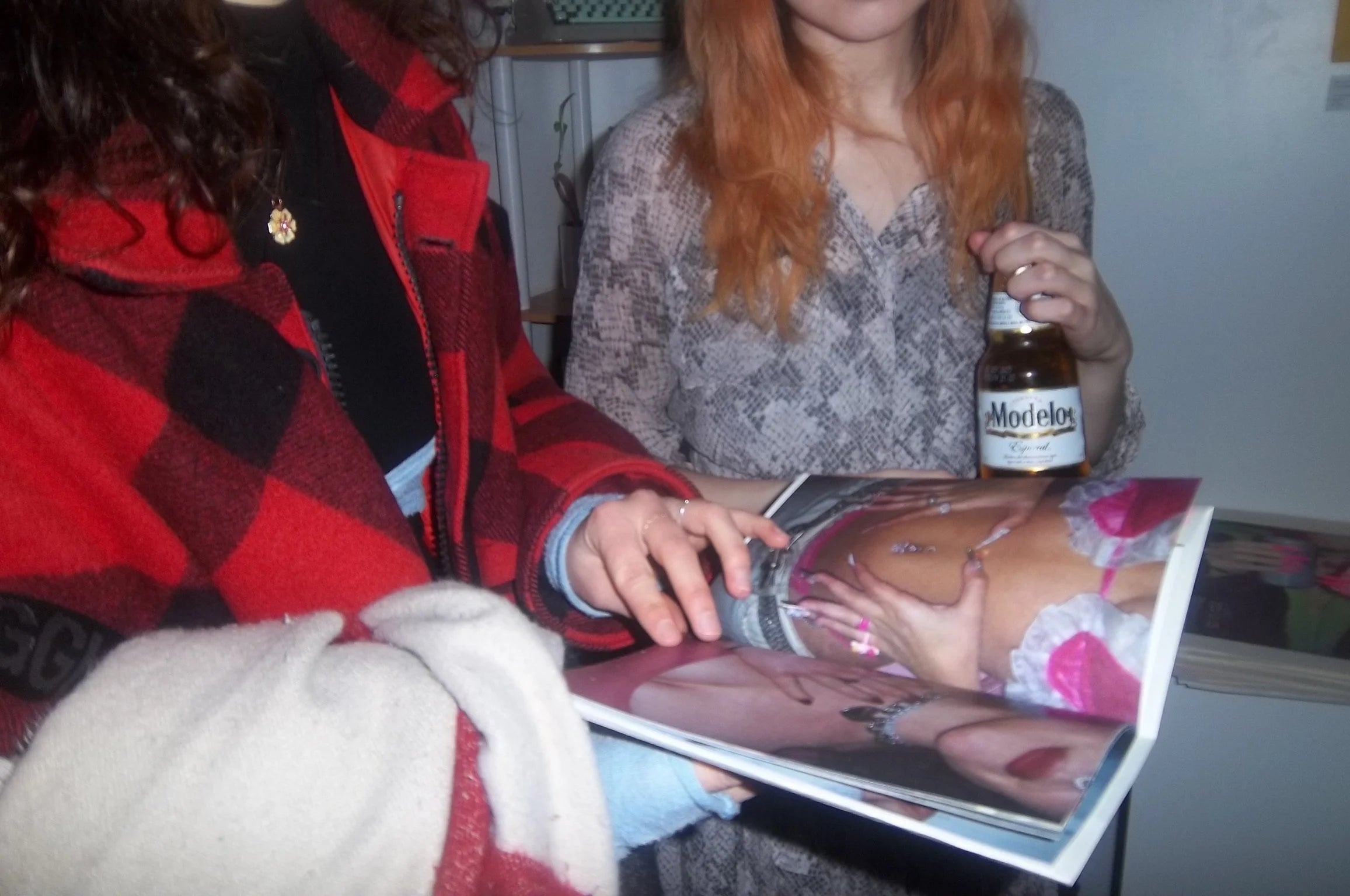 Lesbian Hands Zine - Issue 1